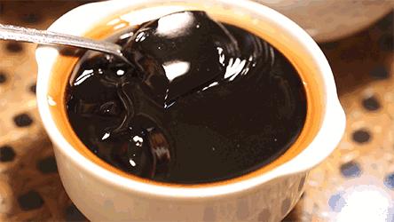 吃下这碗龟苓膏，不得不发出龟龟的声音