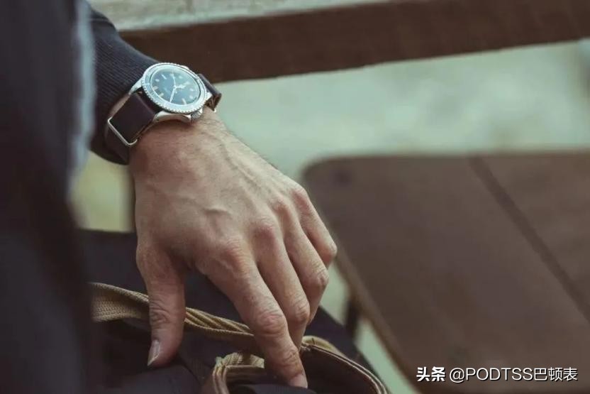 为什么型男们都喜欢戴腕表?