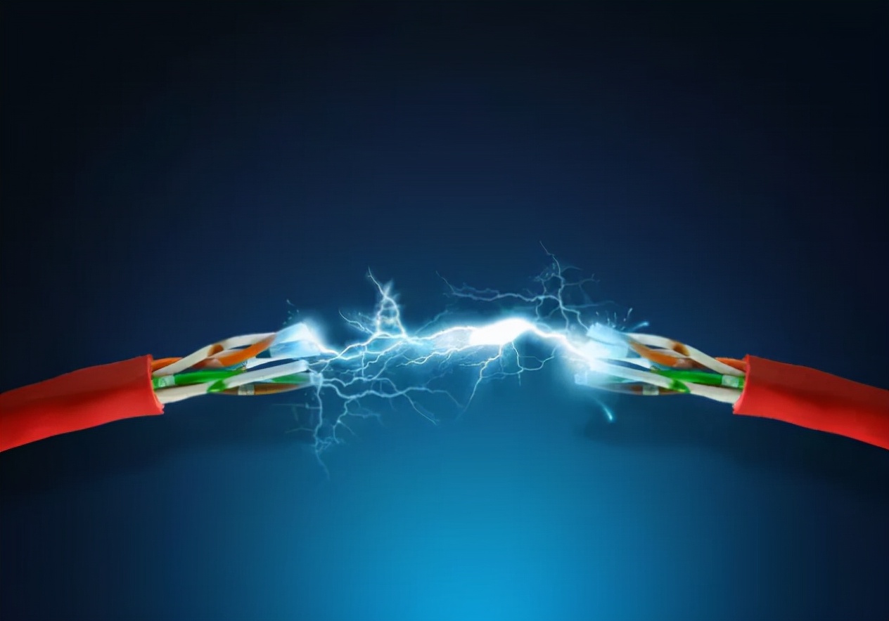 拔插头的时候为什么会有“火花”？