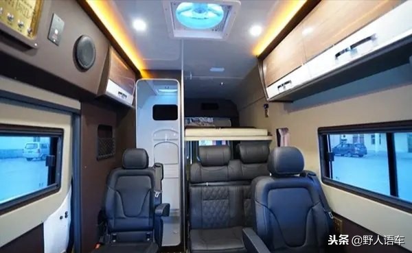 一种车型两种布局同样的平民价御风长轴房车顺侣,给你全新体验