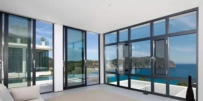 阳台双层玻璃中间起雾怎么办,双层玻璃门窗起雾怎么回事