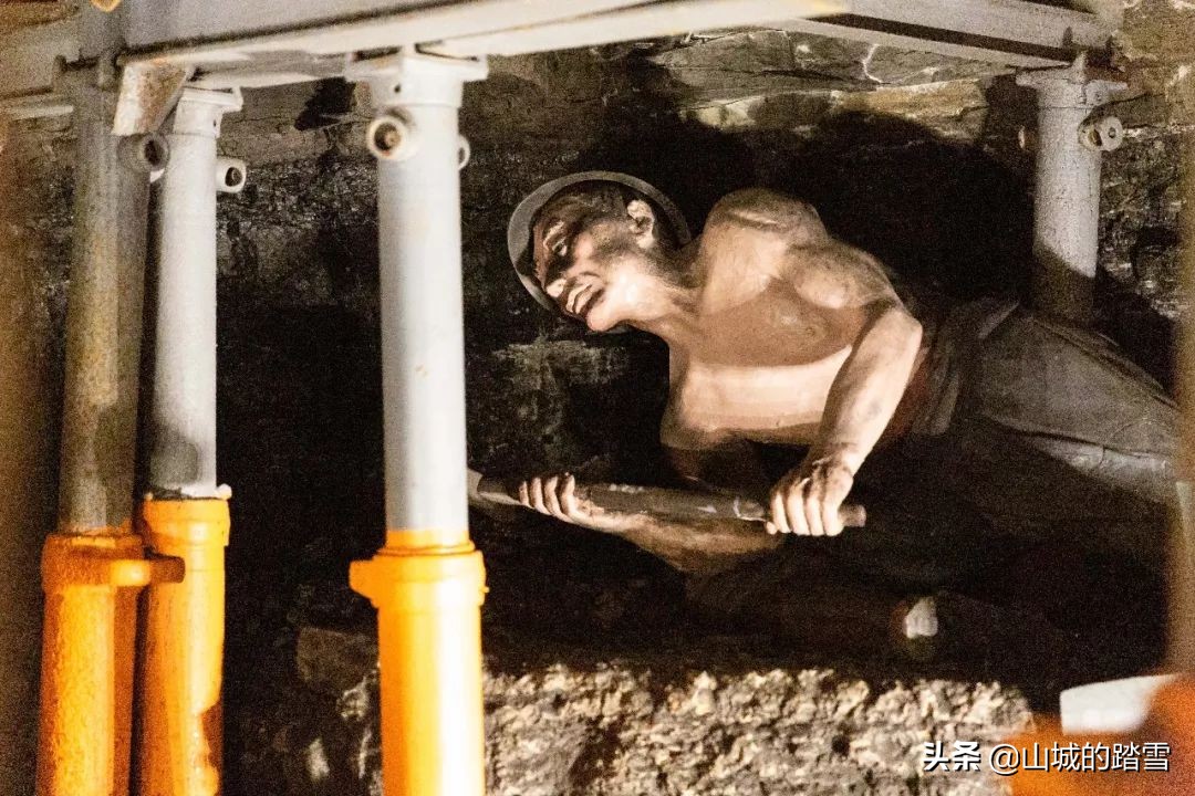 乐山嘉阳小火车值得去吗,嘉阳小火车与乐山大佛相隔多远