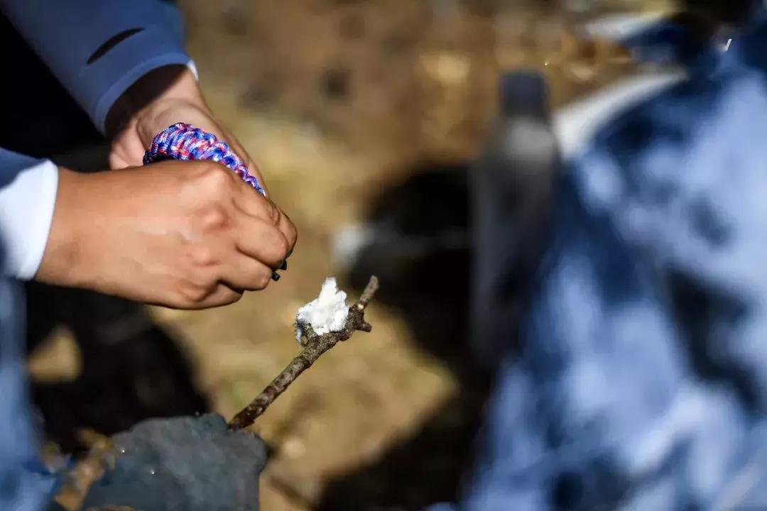 驾驶雪佛兰白色探界者环游世界,雪佛兰探界者1.5试驾视频最新