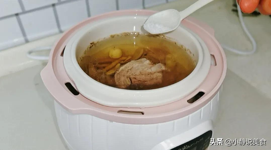 家里小孩爱出汗怎么办,孩子易出汗要炖什么汤喝最好