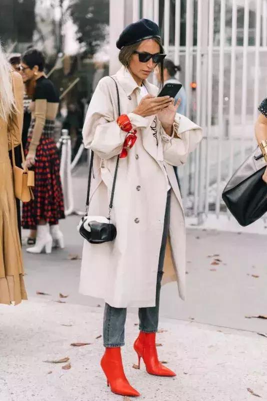 今年秋冬最惊艳的配色,惊艳到炸裂的配色