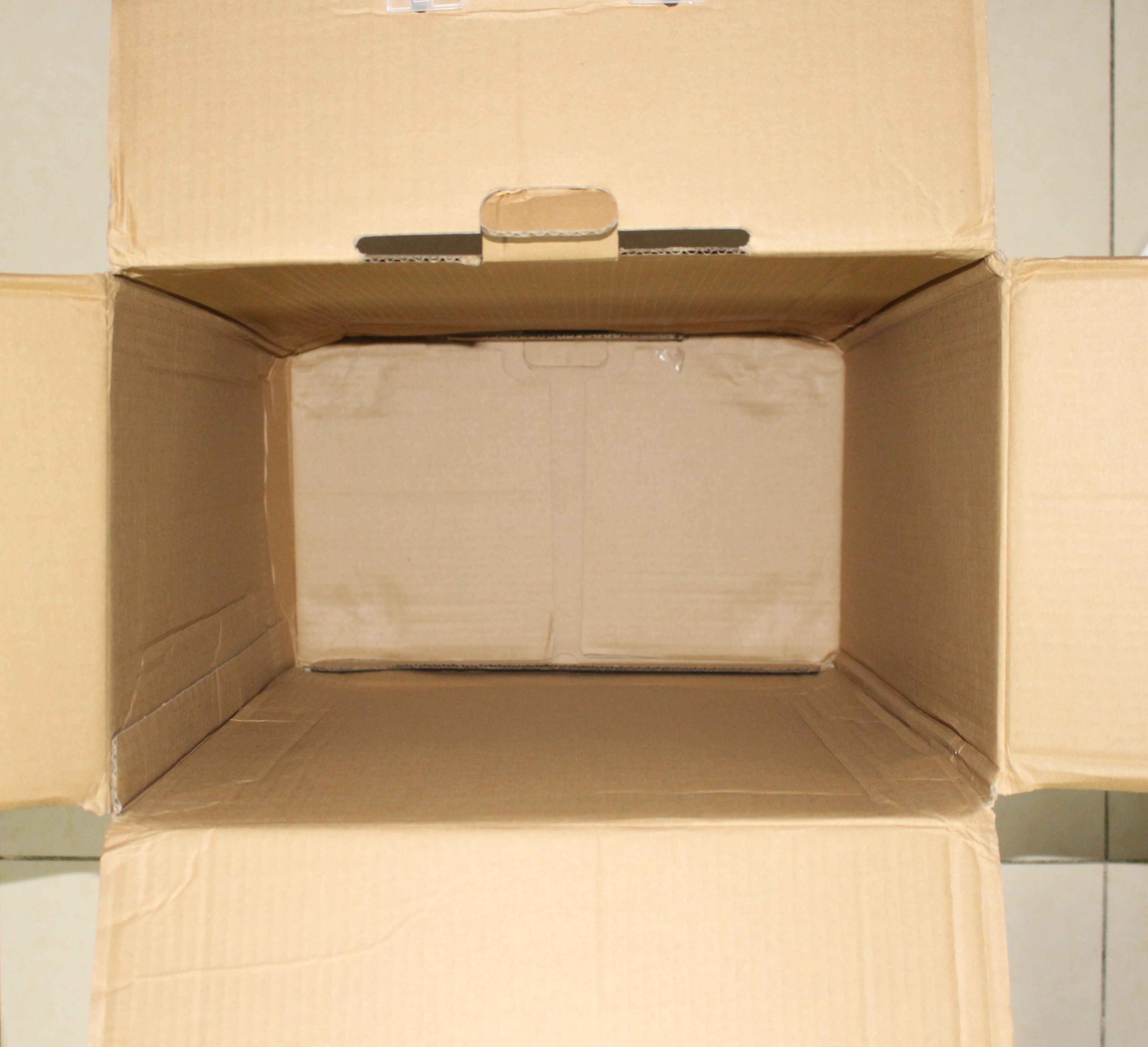 晒个锤子？LEVEL8旅行箱——男士商旅必备