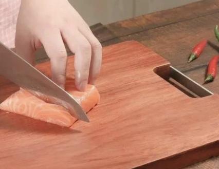 小米硬刚德国双立人，400年非洲灌木做家用砧板，不发霉砍不坏