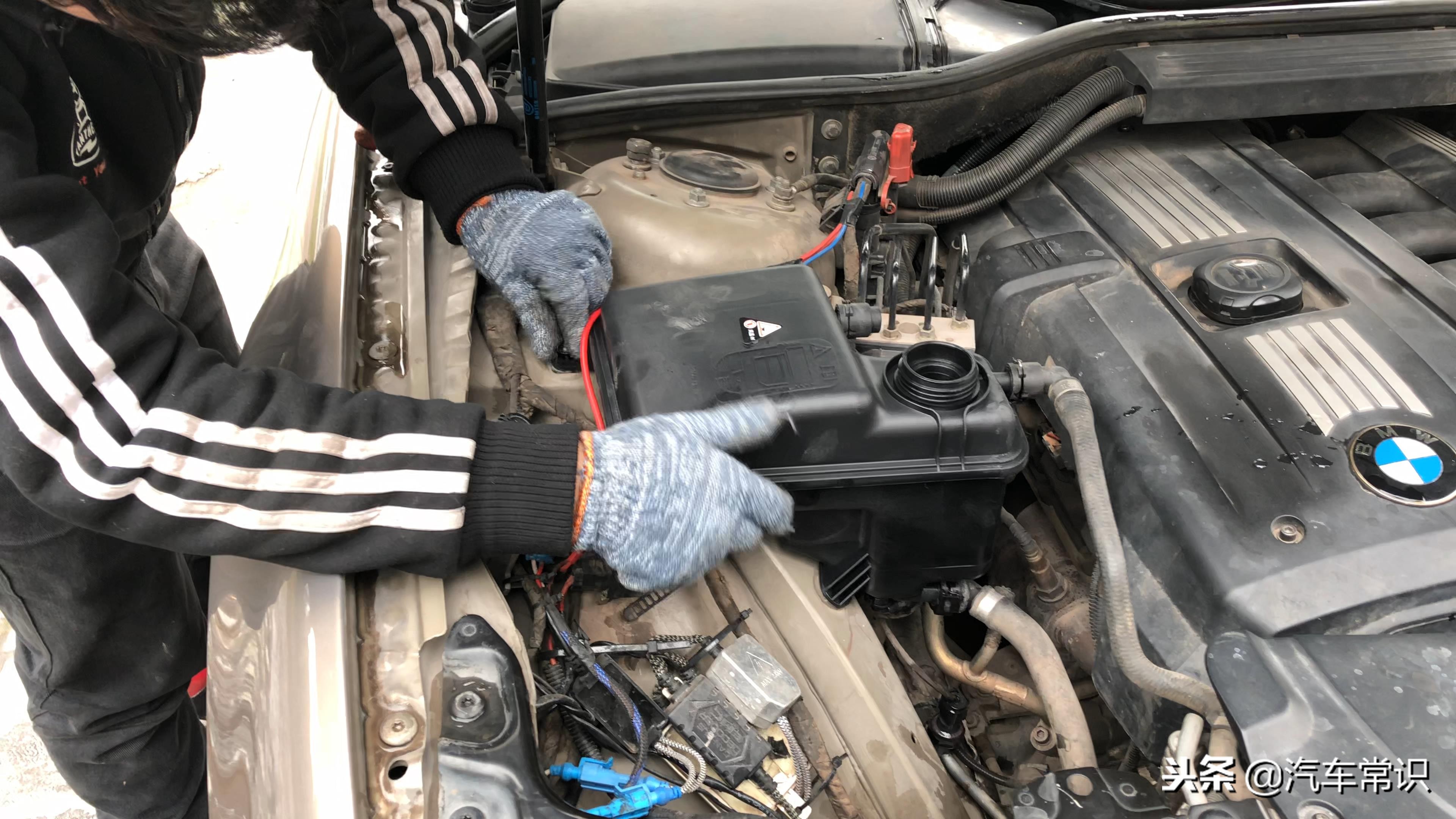 发动机水堵漏水需要全部更换吗,发动机水箱漏水最快的修补方法