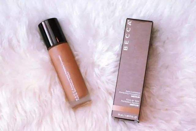 脸闭口痘痘毛孔粗大怎么化底妆,皮肤有痘印粉刺闭口怎么上底妆