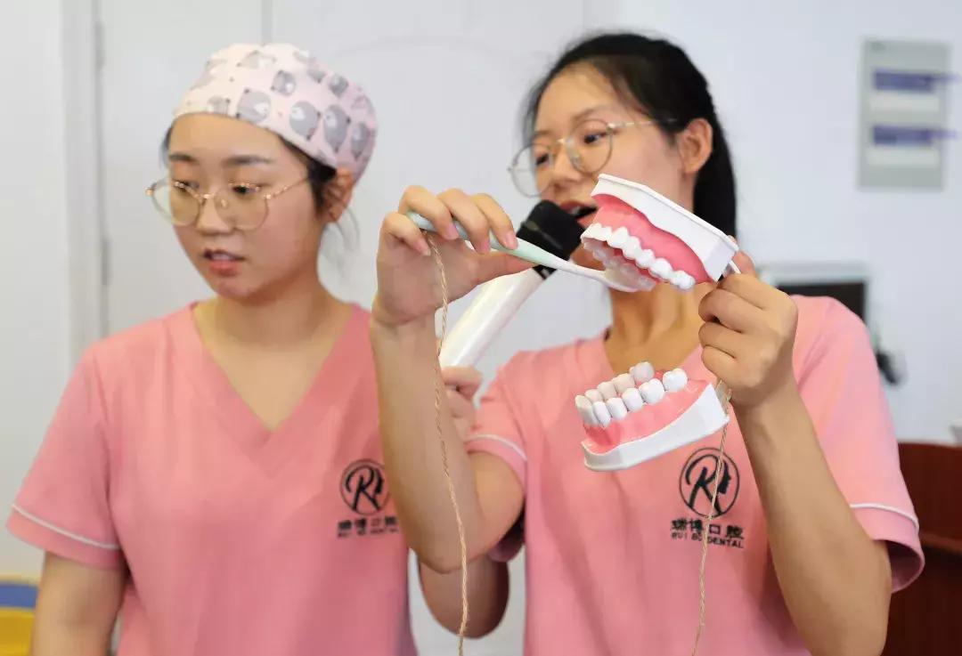 “知行瑞博”和你在一起，体验不一样的夏令营……