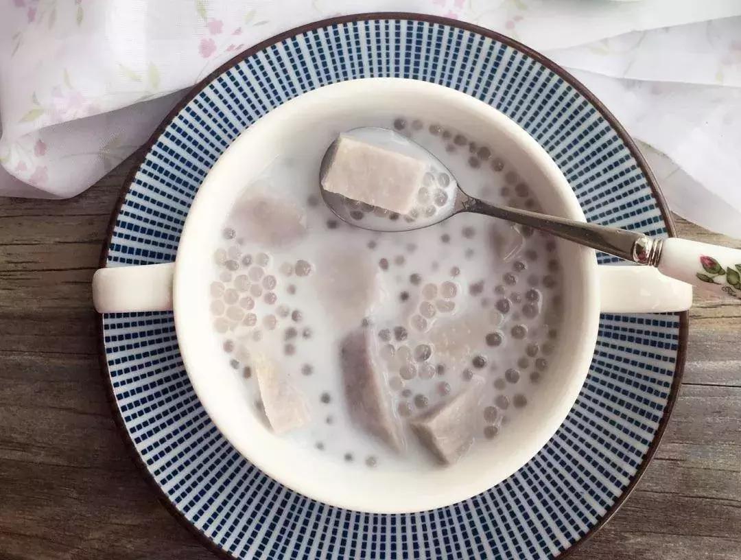 椰汁西米龟苓膏的正宗做法,龟苓膏芋圆西米露糖水制作方法