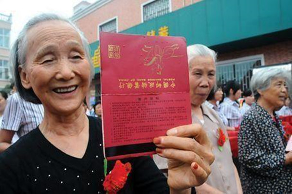 银行不允许个人办理银行卡吗,银行不得强迫老年人使用银行卡