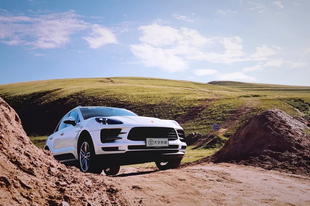 原来你也可以带我穿越草原，深度试驾保时捷Macan
