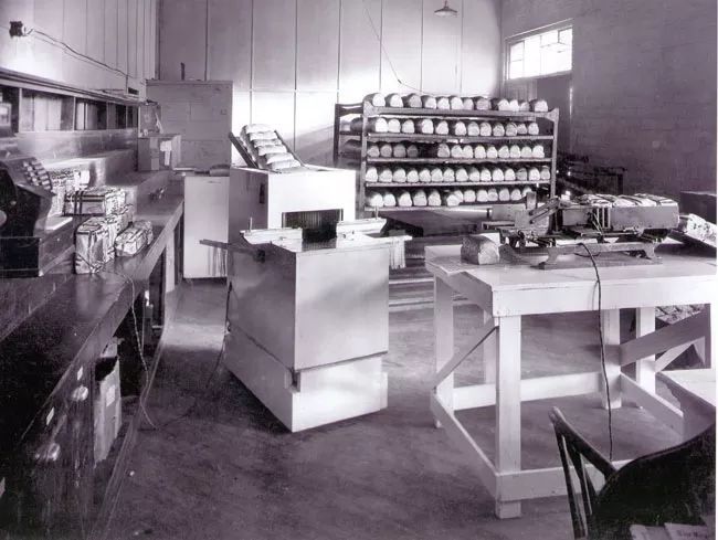 吐司如何切薄片,切吐司片最简单的方法