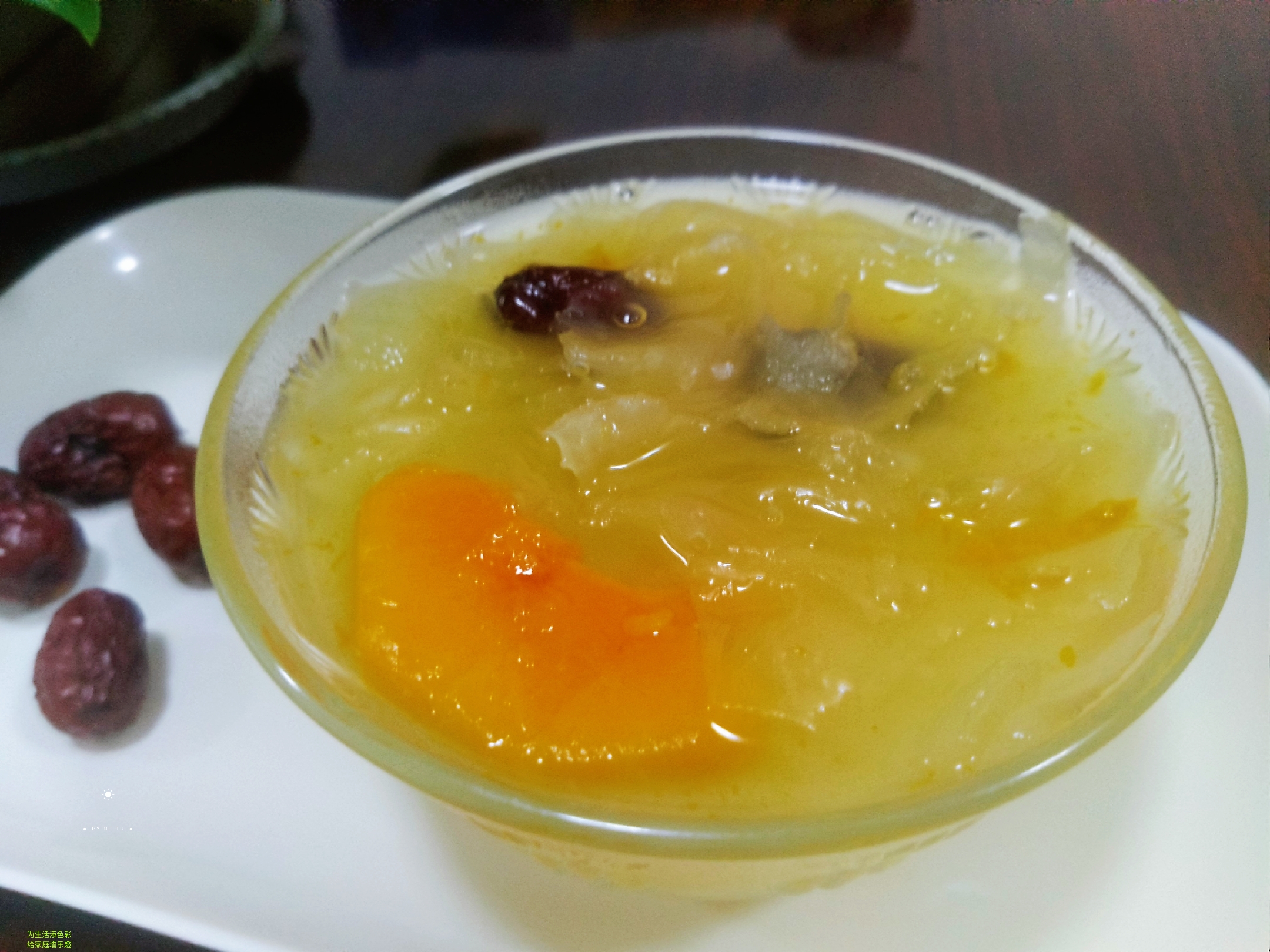 冰糖银耳雪梨汤怎么炖银耳才会烂,炖银耳羹时间