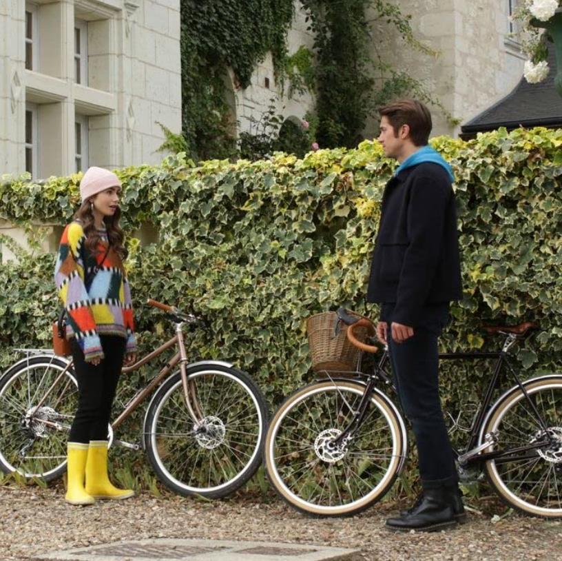 艾米丽被嫌弃,艾米丽在巴黎吐槽法国人