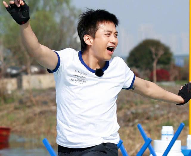 与冯小刚“暗斗”11年，孙俪是真正导火索？邓超冯小刚恩怨始末