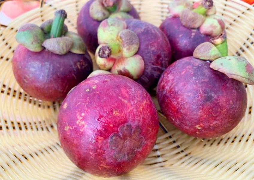 山竹里面是黄的能吃吗,山竹里面流黄浆还能吃吗