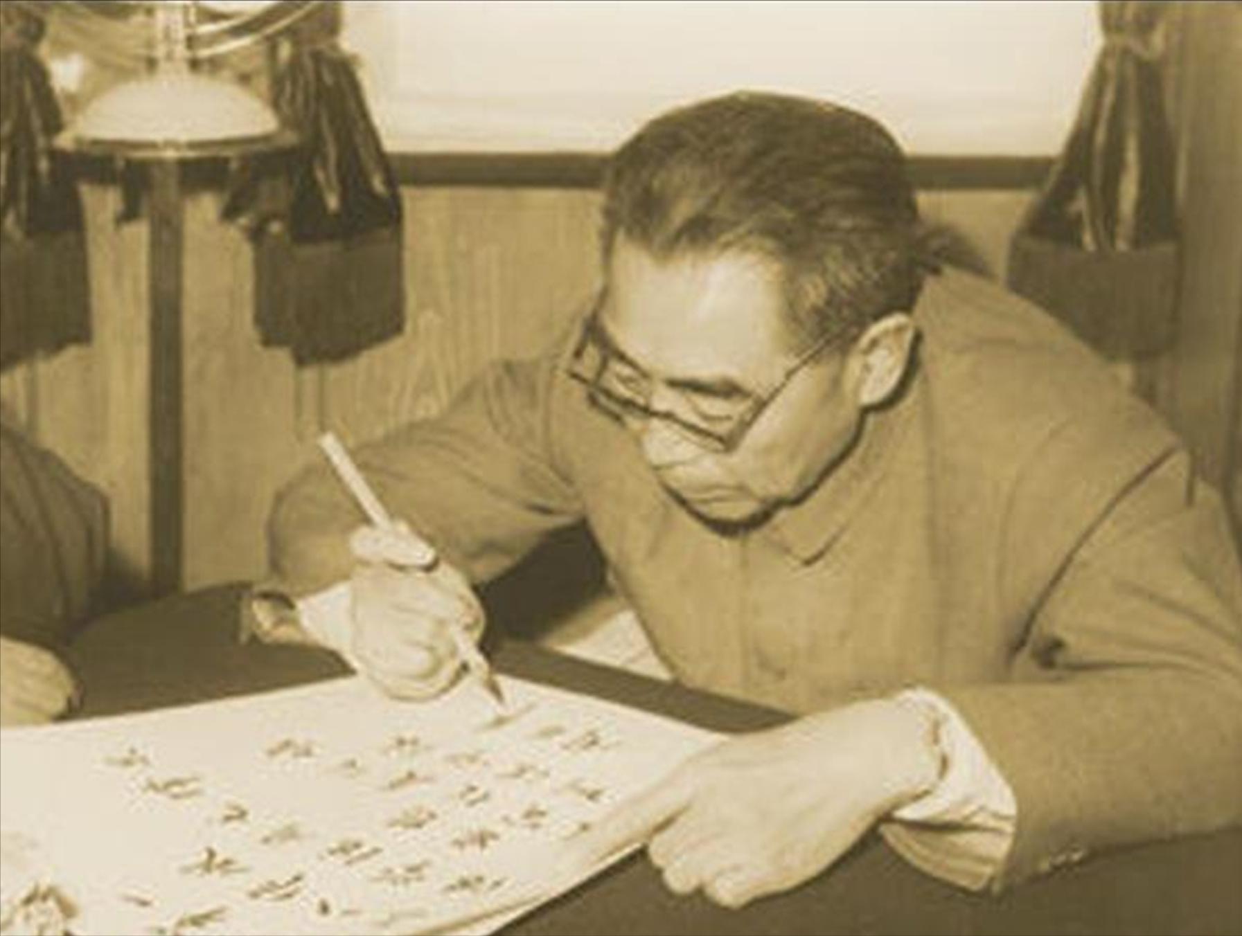 21岁护周总理进西安，30岁陪毛主席入重庆，龙飞虎到底有多强？