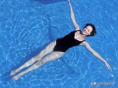 游泳呼吸换气技巧,游泳蹬壁翻转呼吸