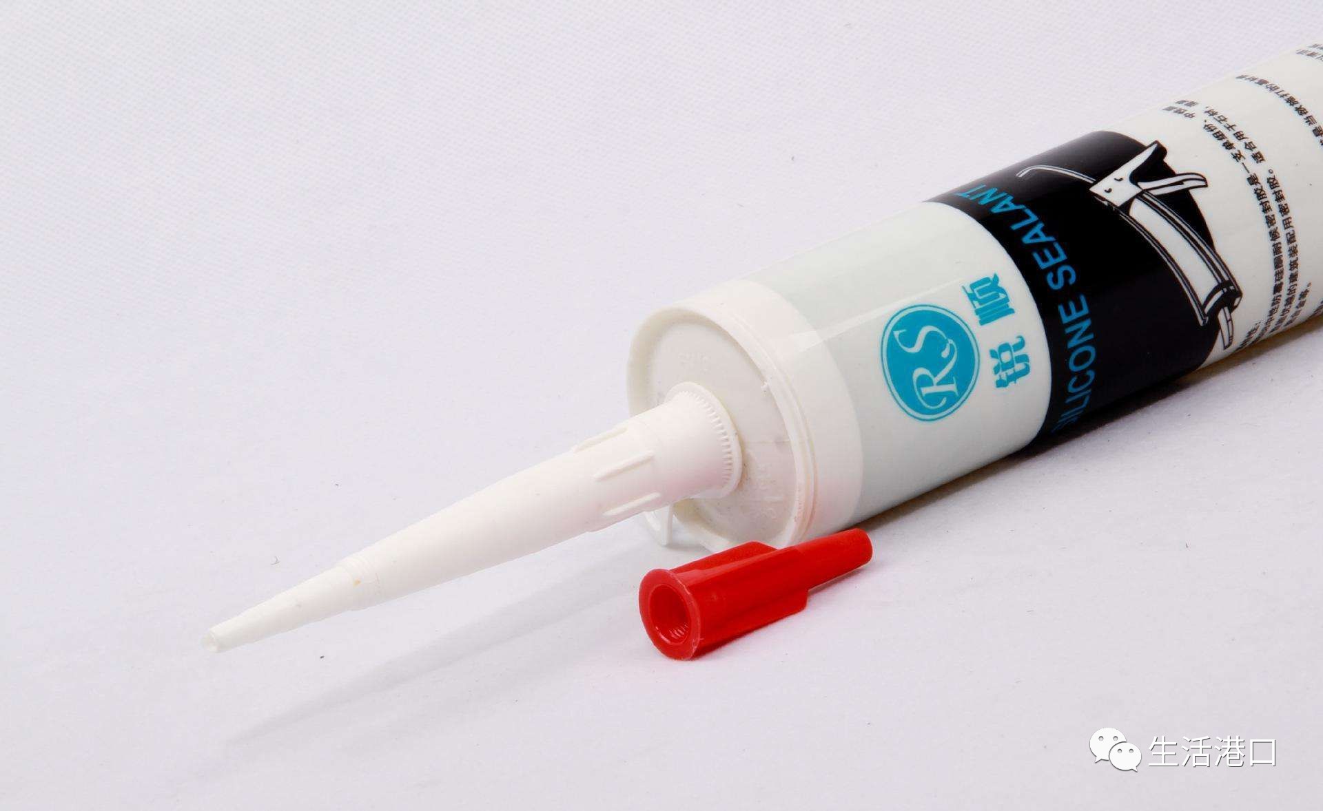 在家里手上有黑色玻璃胶怎么洗掉,玻璃胶粘到手上怎么洗掉妙招