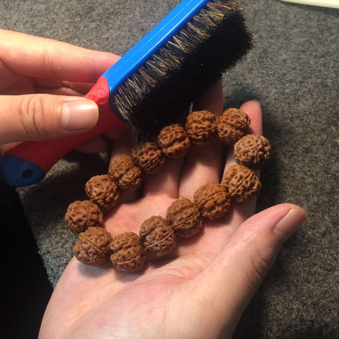 如何把金刚菩提的果肉清理干净,盘玩过的金刚菩提如何清洗