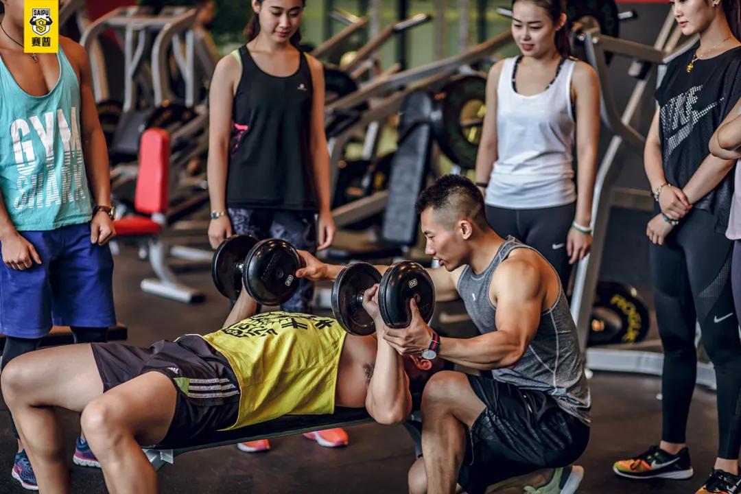 健身如何突破训练强度,健身怎么突破瓶颈期