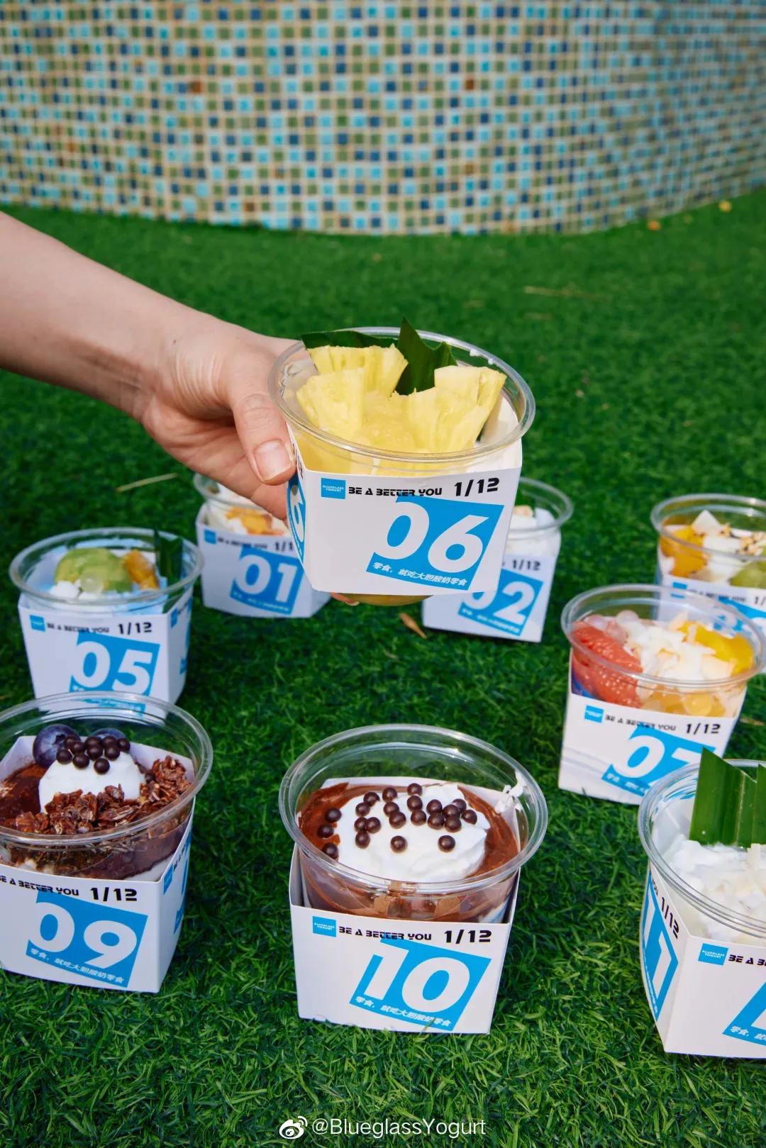 分裂的酸奶：一边“狂加料”，一边“零添加”