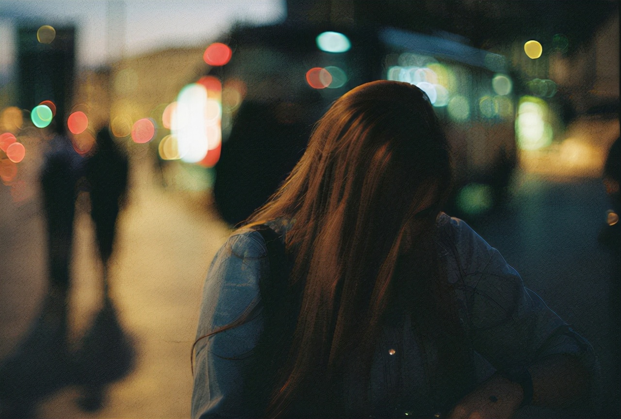 女人最好的闺蜜是谁经典一句话,女人最好的闺蜜是谁图片
