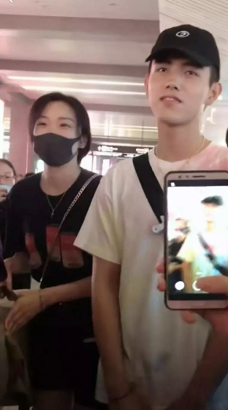 除了情侣关系还有什么关系,除了感情还有什么东西值得追