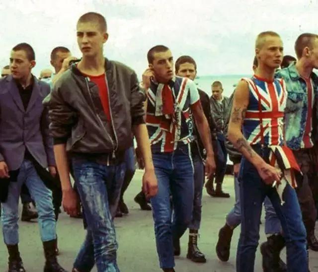 蒸汽朋克纹身和哥特纹身,又纹身又穿鼻环