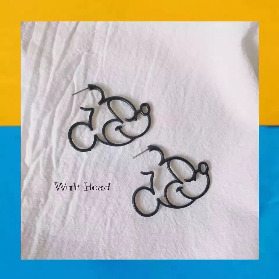 给女朋友闺蜜送什么礼物比较好,第一次送女朋友礼物送什么首饰好