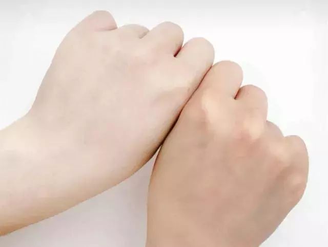 冬天保湿水润的素颜霜推荐,皮肤干燥素颜霜