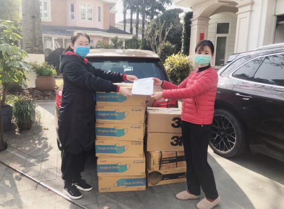 导游运口罩回来,导游带回国外30箱口罩