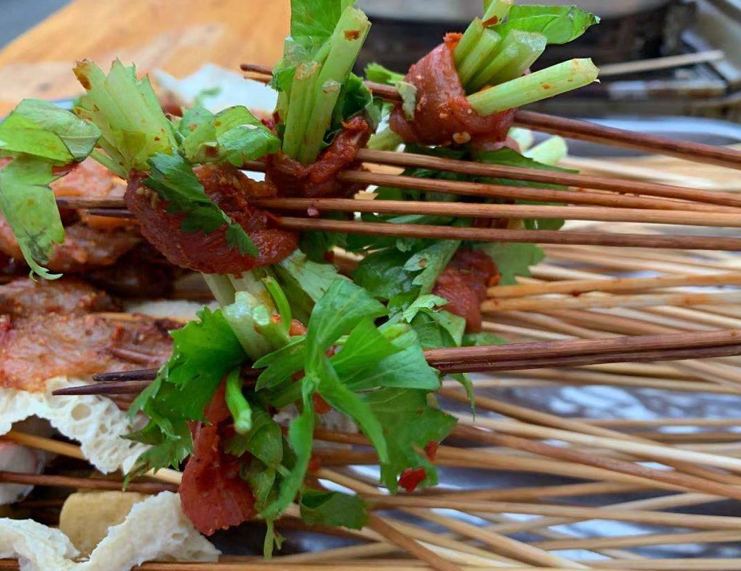 吃串串结账的经历,串串店月入10万