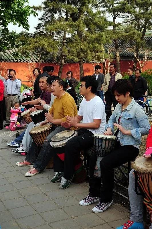 “鼓聚”——什剎海边的非洲鼓韵