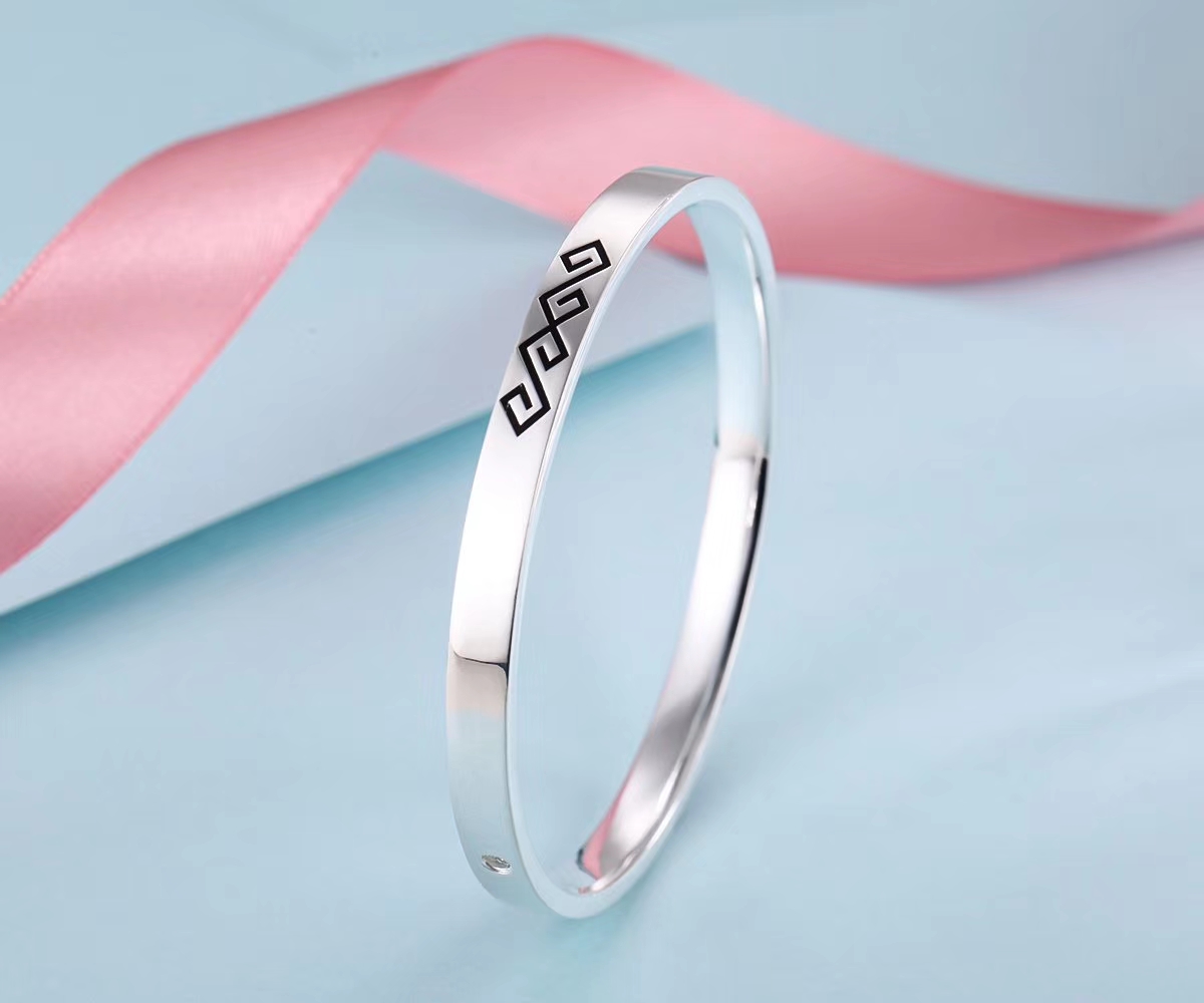 把银饰变亮的最好方法不伤害银饰,银饰变白了怎么洗掉