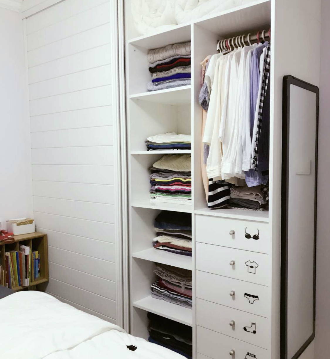 柜子衣服怎么收纳看着整齐,怎么收纳衣服一目了然