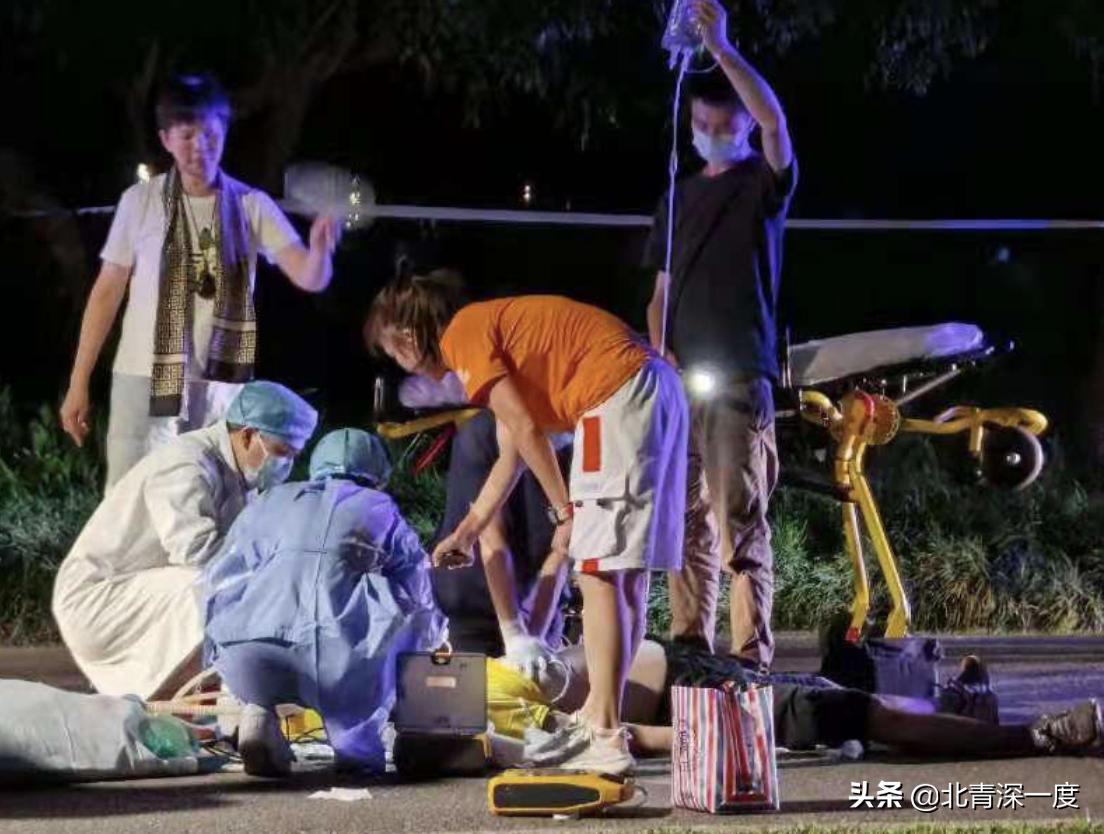 心肺复苏救回老人视频,救心脏骤停路人的医生