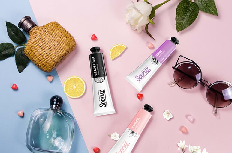 再年轻的脸也挡不住“奶奶”手，隐藏年龄的秘密，全靠这一只