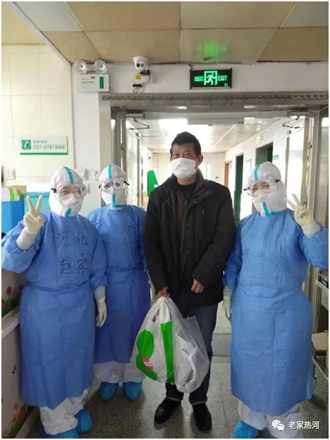 武汉抗疫女护士,女医生在武汉抗疫事迹