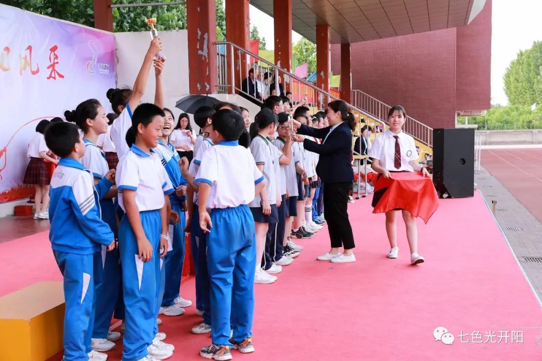 邯郸市七色光开阳学校丛台区,邯郸七色光开阳小学跳绳