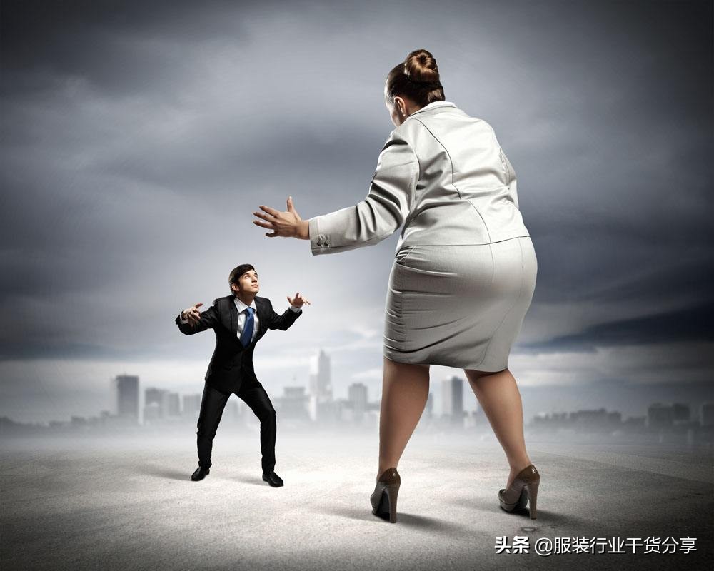 顾客抱怨时，导购应该怎么办？