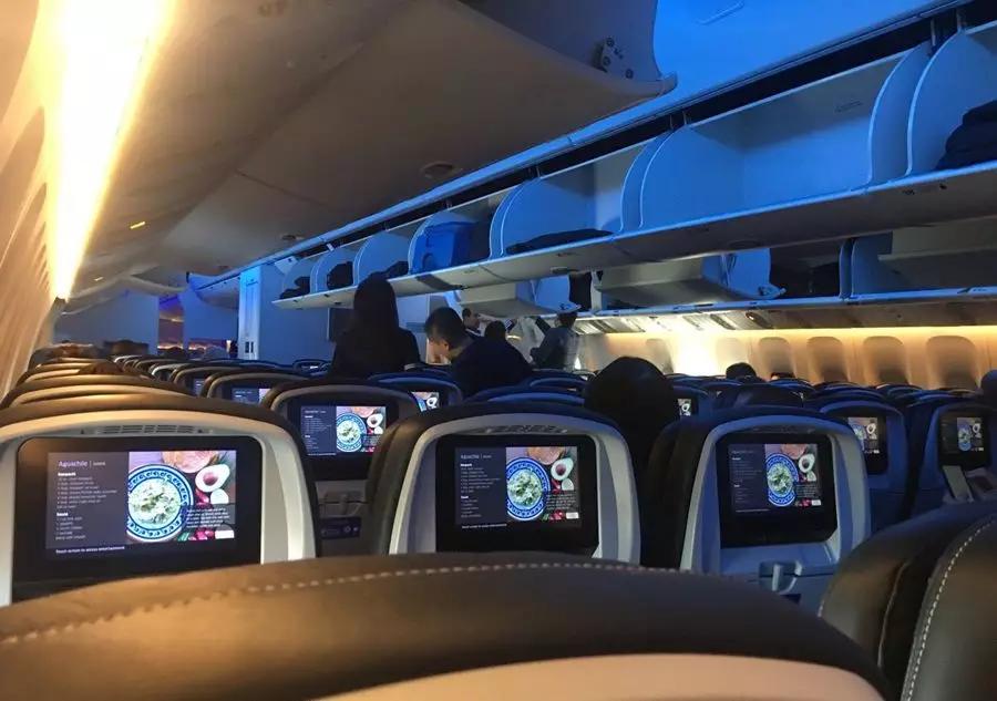 从来没见过如此冷清现场,从没见过如此空荡荡的长沙