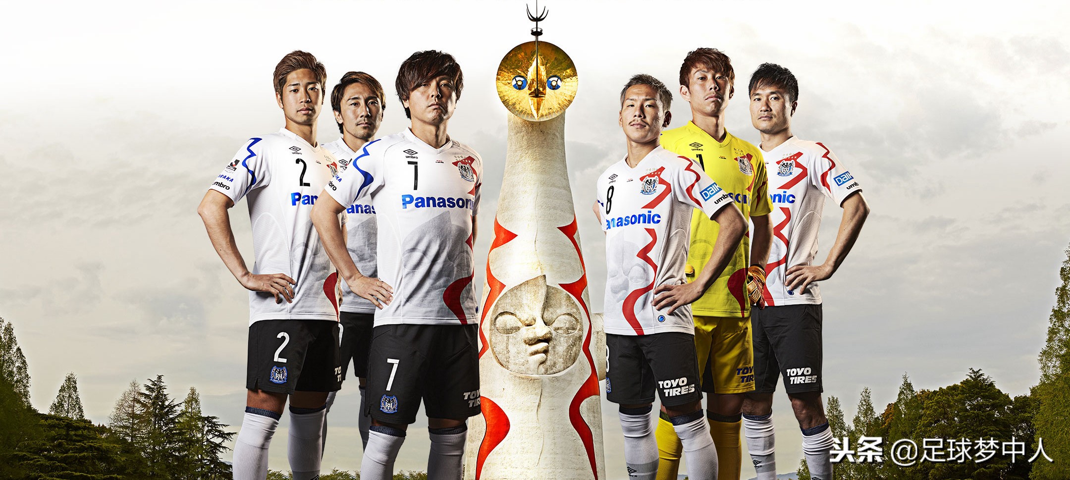 足球阿迪球衣和耐克球衣对比,足球阿迪球衣和耐克球衣对比大小