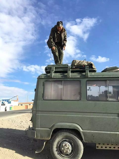 床车如何实现用热水,床车怎么解决用水问题