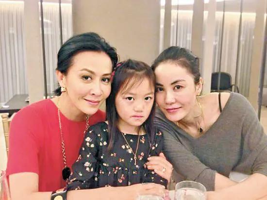 王菲怎么样谈恋爱的,歌坛天后王菲谢霆锋