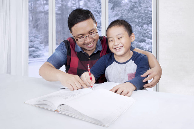 为什么发脾气时就会摔东西,叛逆期的孩子发脾气摔东西