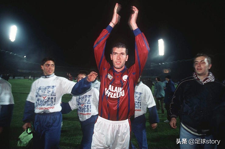 齐达内世界公认大师,齐达内法国十大传奇