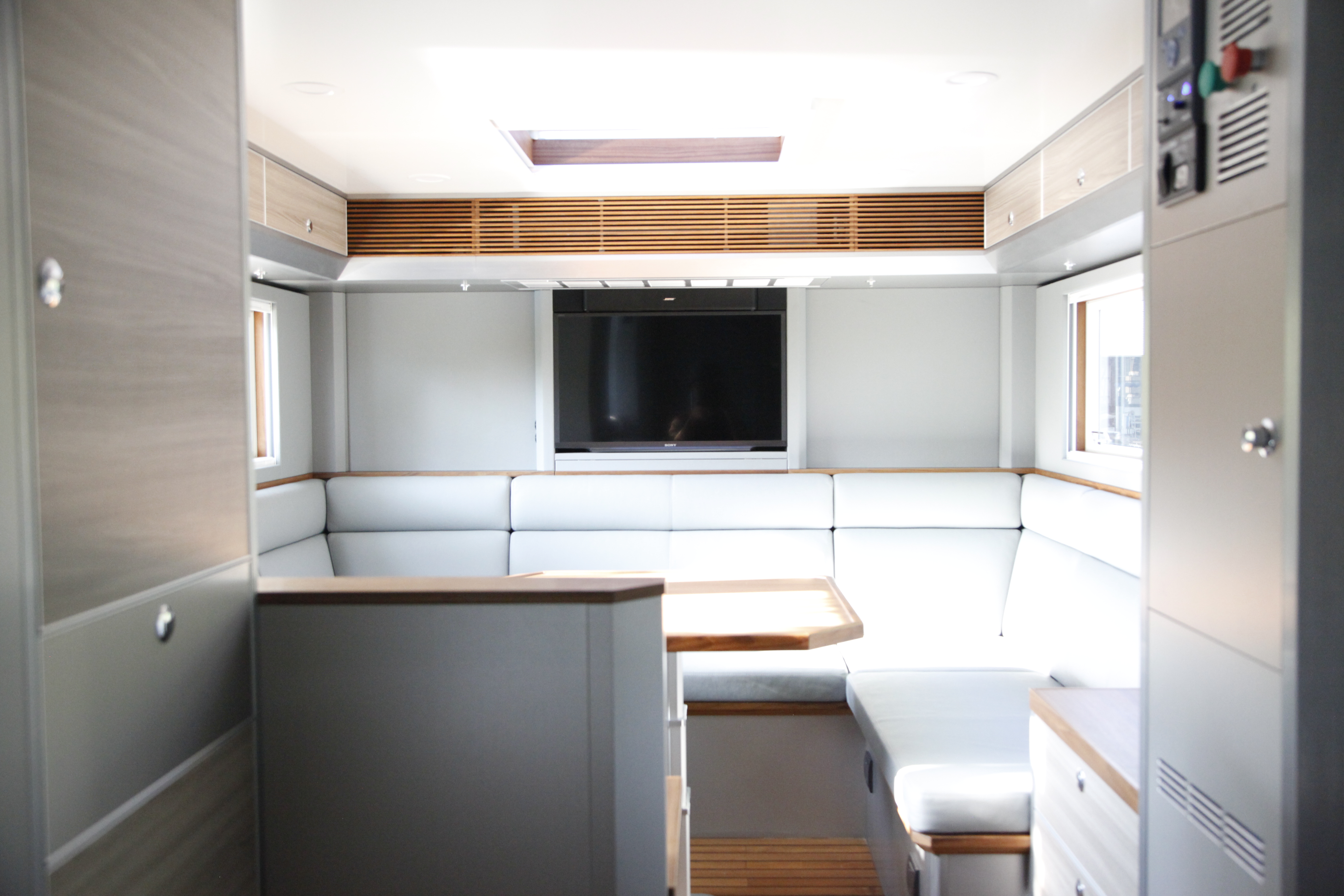 越野强劲王者，独栋别墅享受，阿莫迪罗曼8x8征服你了吗？